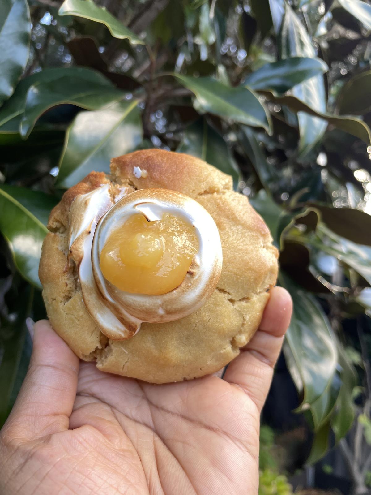 Lemon meringue cookie 
