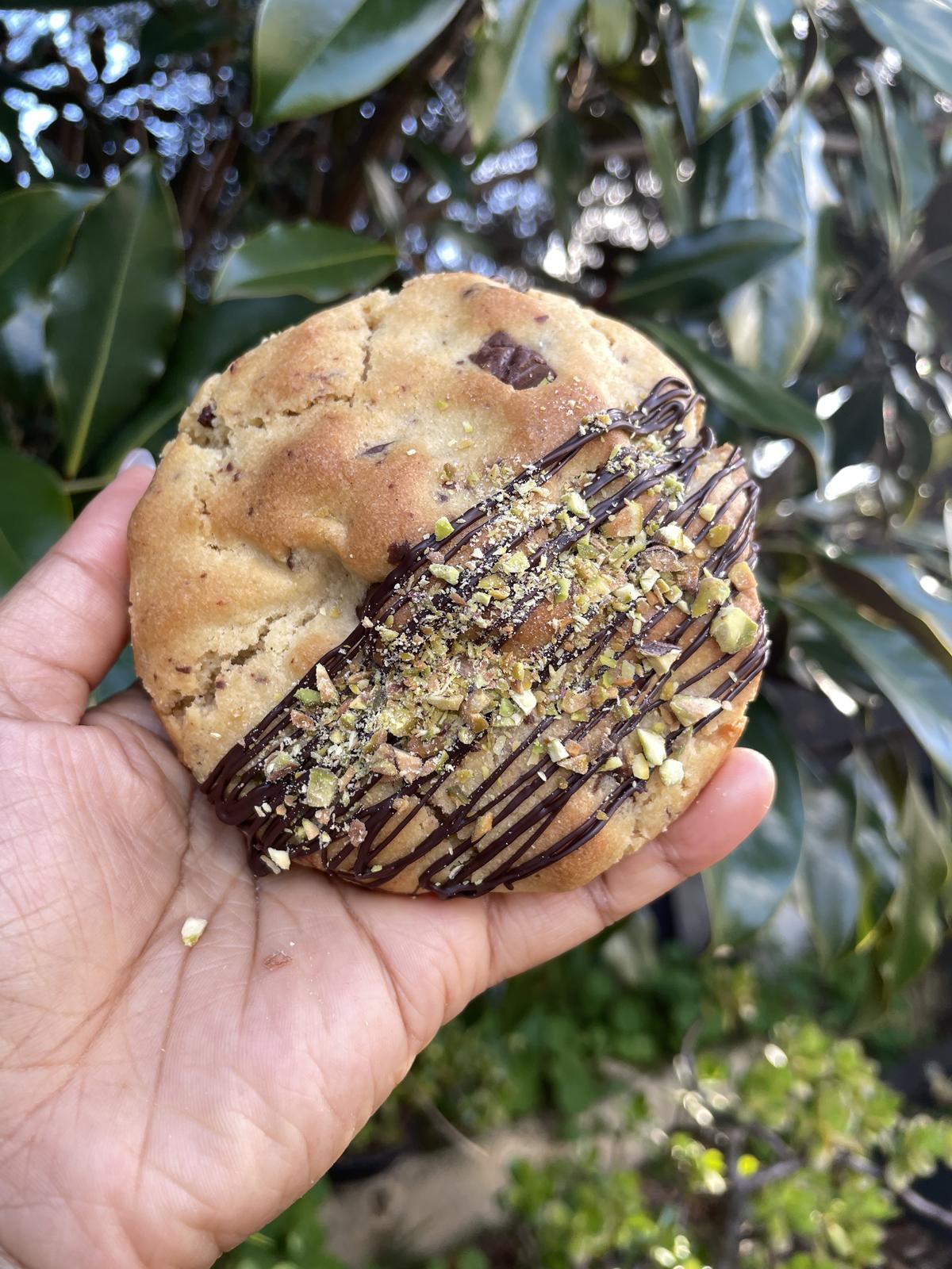 Dark chocolate and pistachio 