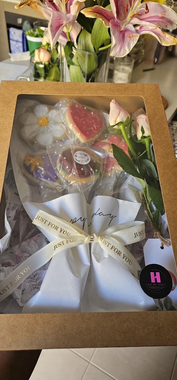 Decorated sugar cookie bouquet Royal Icing