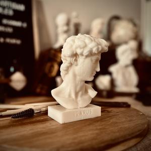 Icarus artisan candles