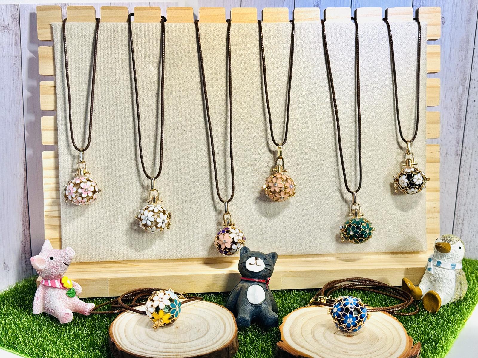 Scent Necklaces 
