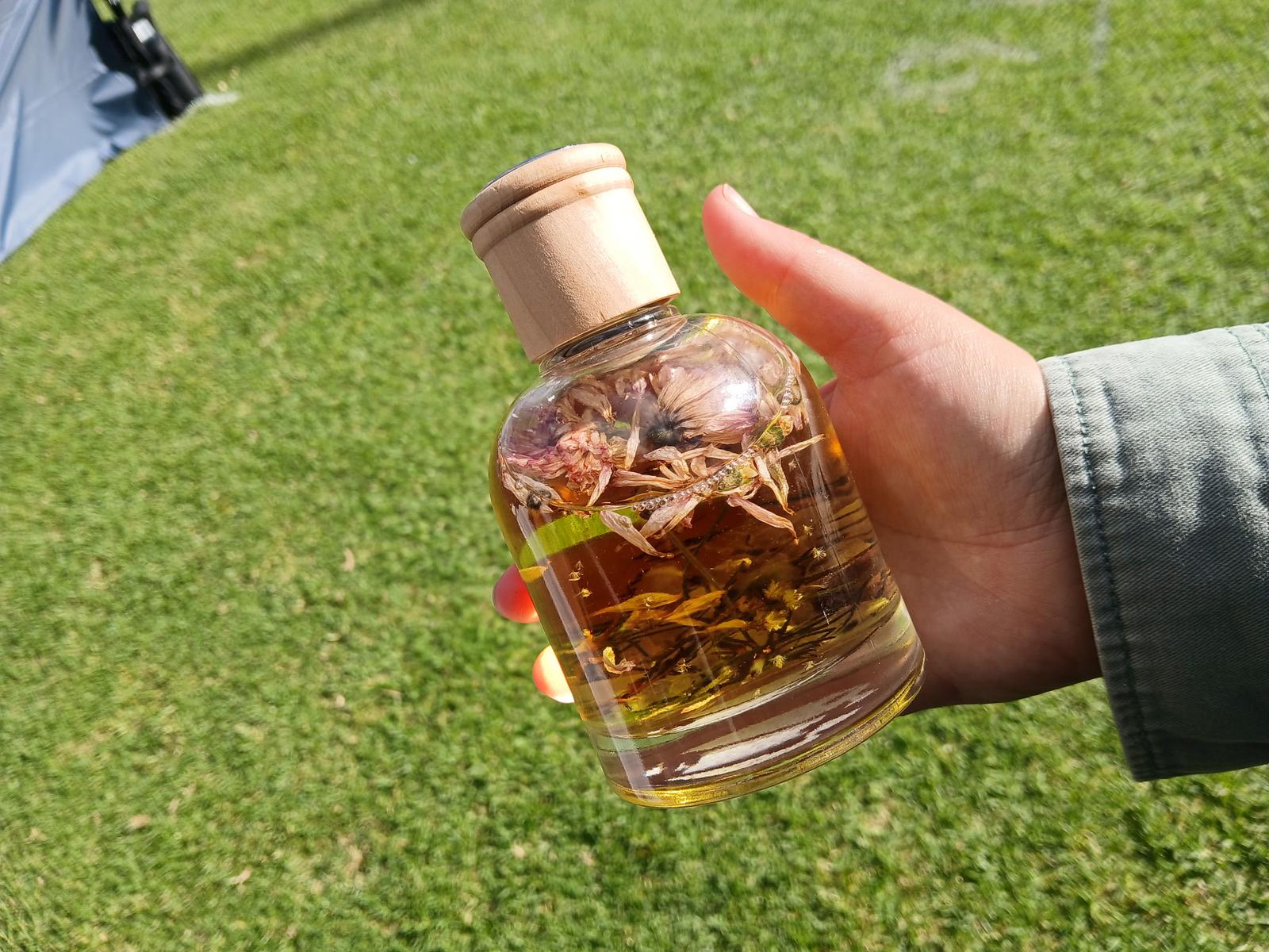 Botanical reed diffuser