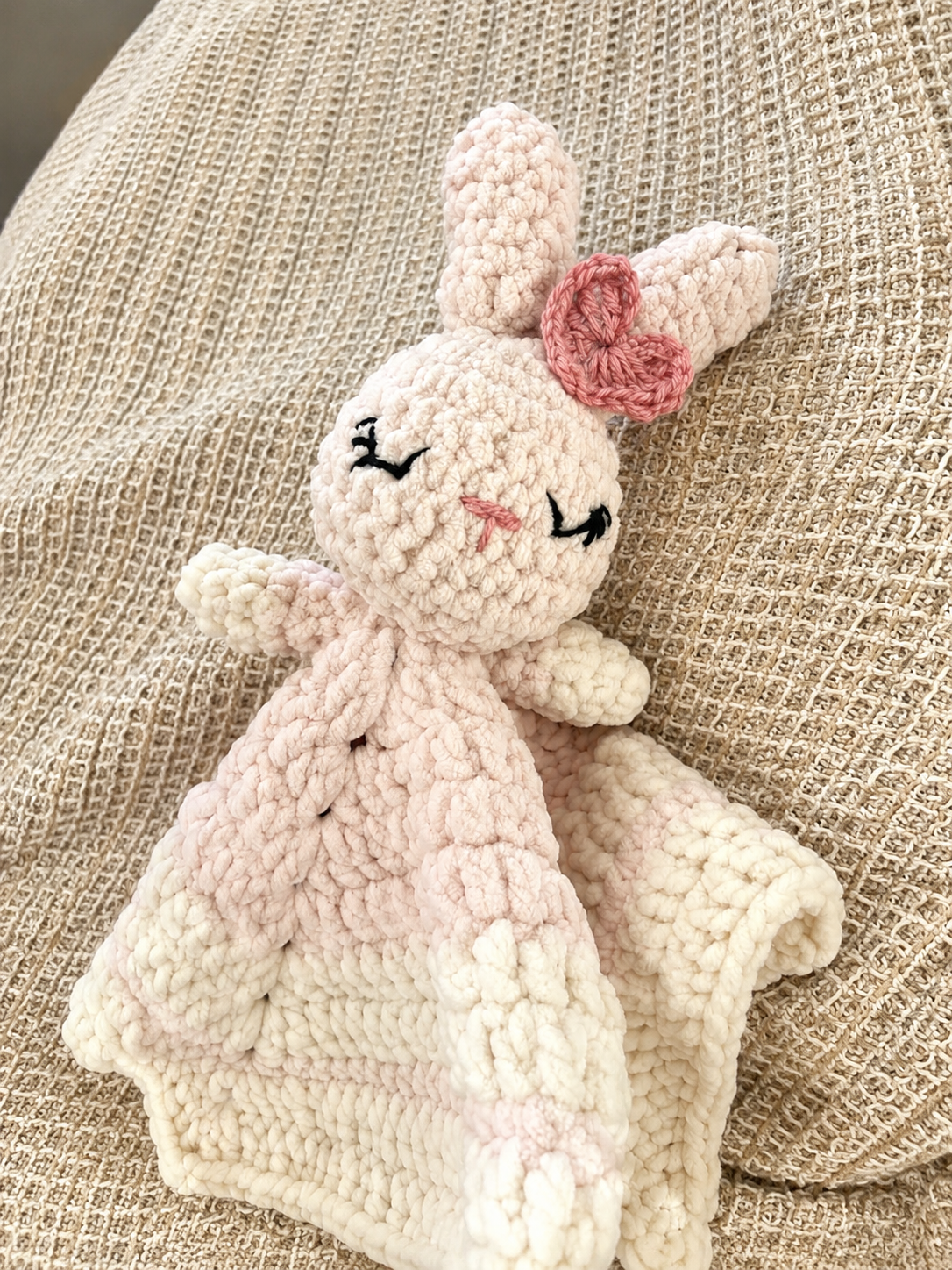 Crochet lovey (baby safe ) 