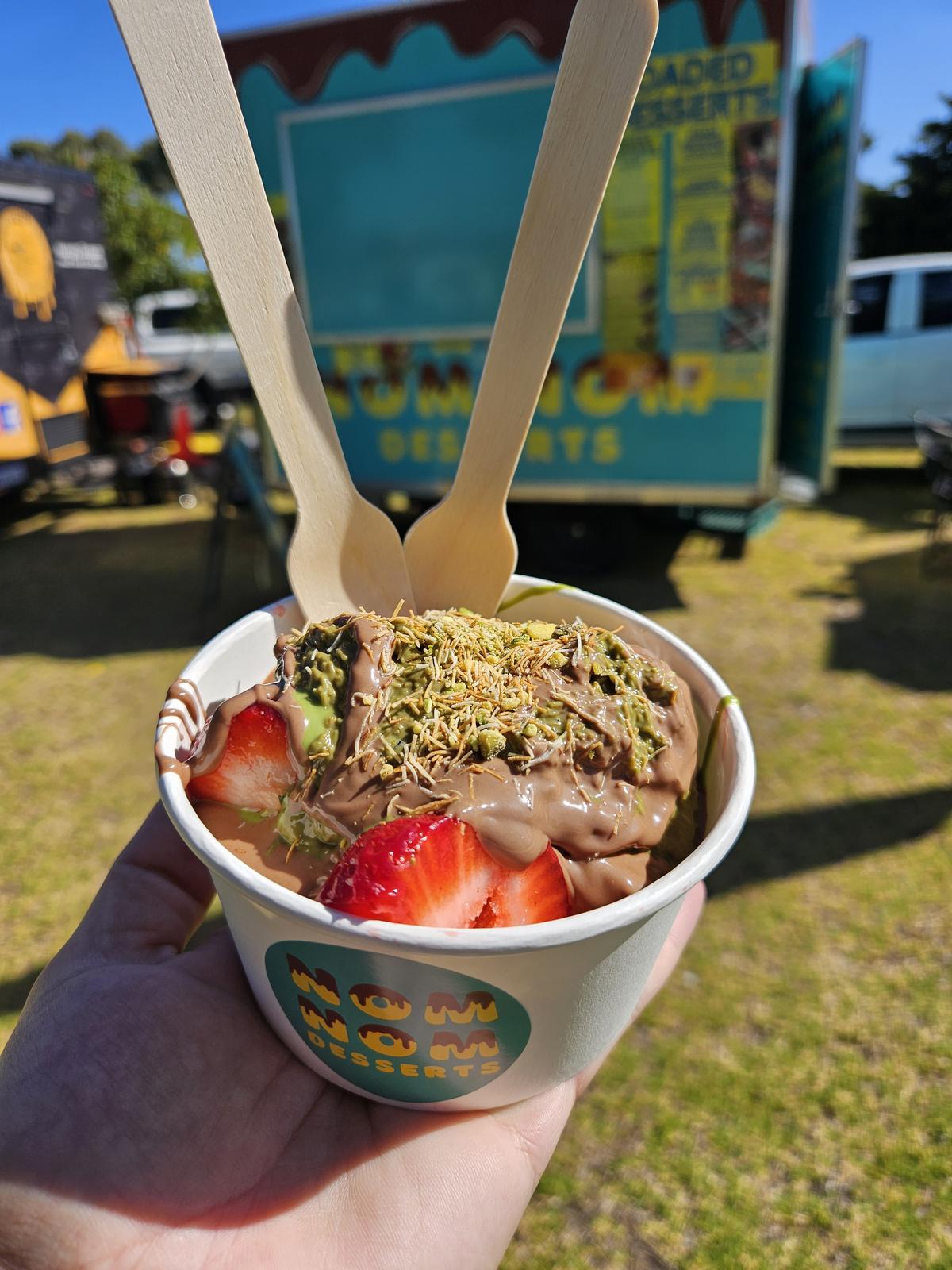 Dubai Chocolate Strawberry Cup