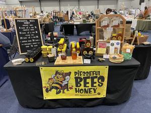 Piesseful Bees Honey