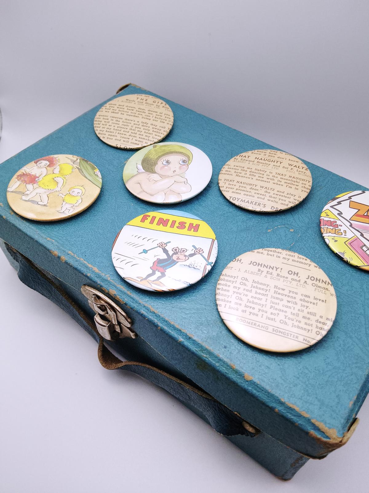 Badges (Vintage Ephemera) 