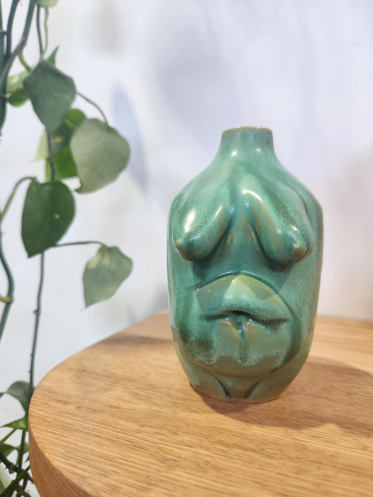 booty bud vase