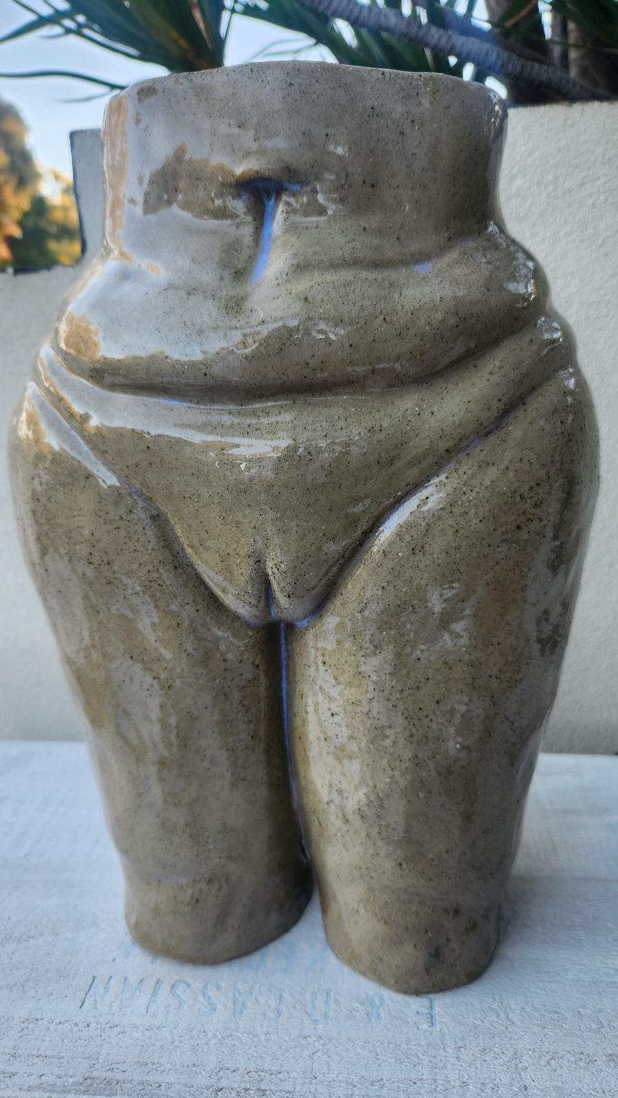 Large booty Vase