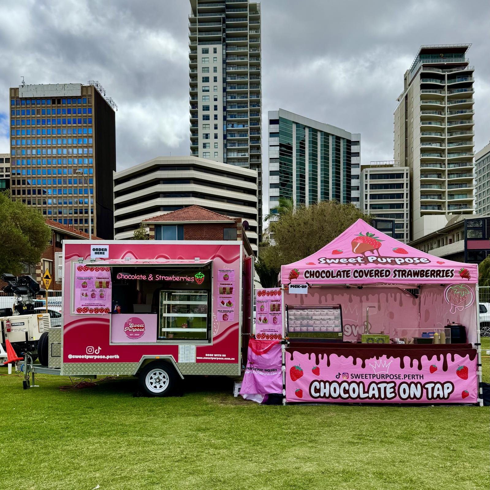 Stall-Trailer+Marquee