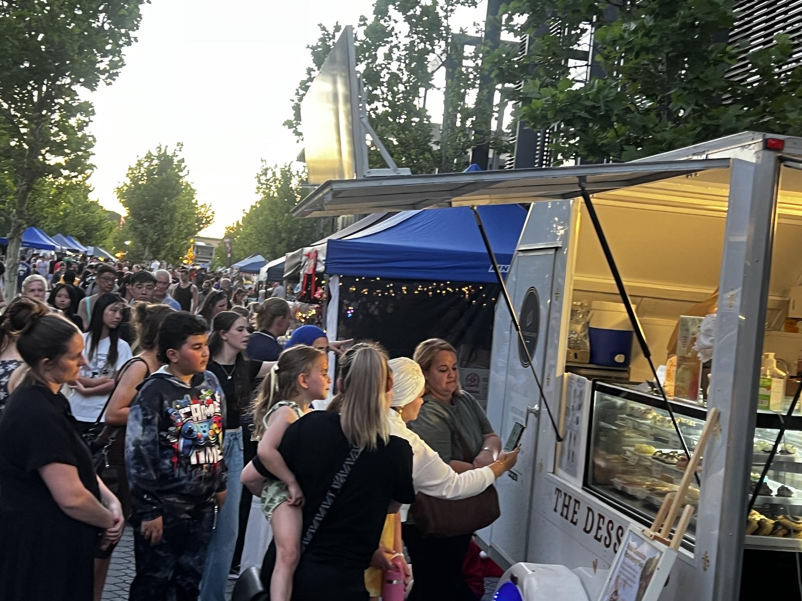 Cake trailer