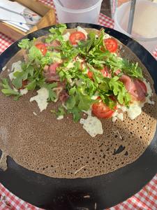 Who gives a crepe