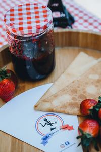 Who gives a crepe