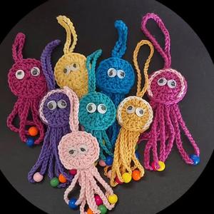 Yarning Around