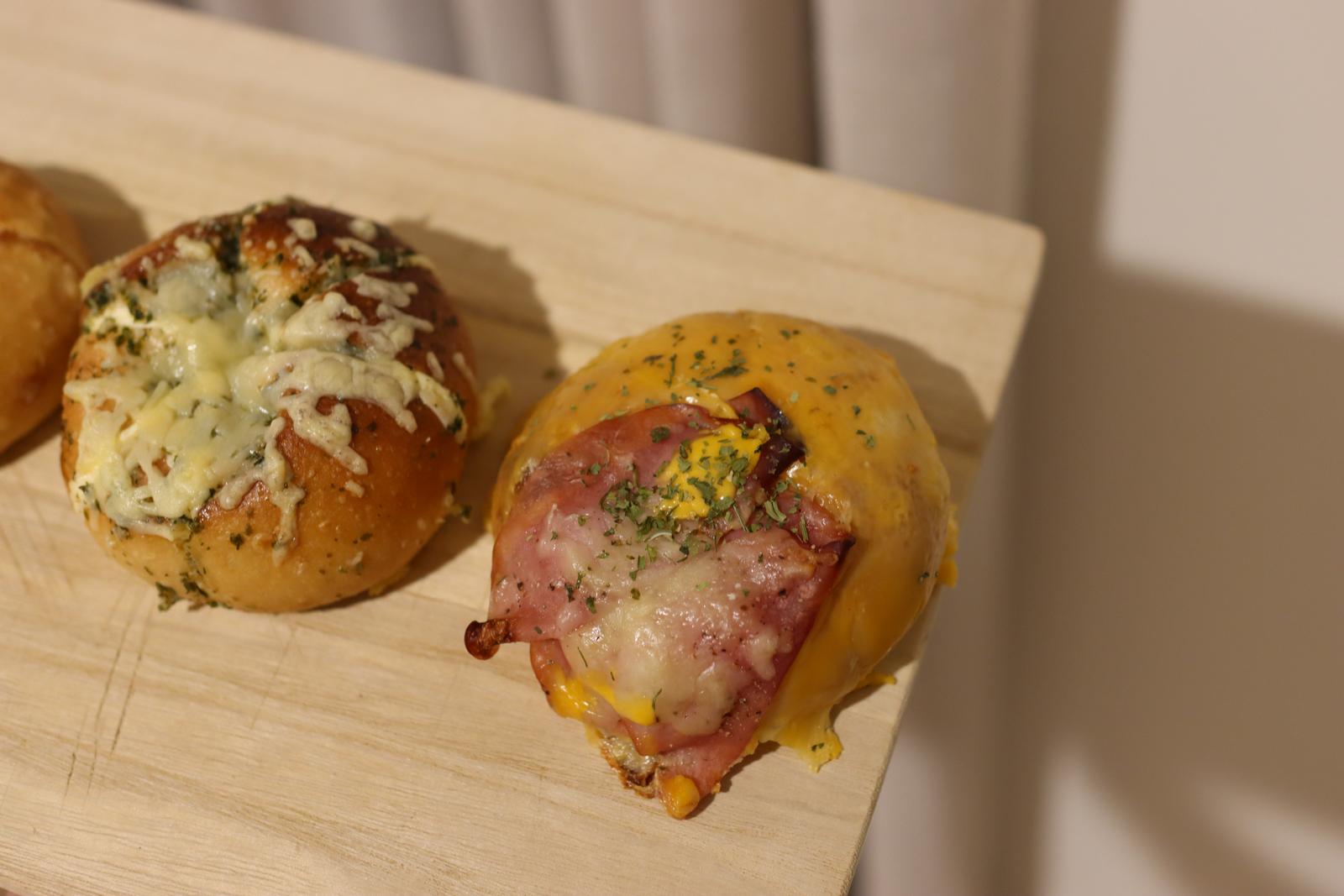 Garlic cream cheese stuffed bagel & ham cheese bagel 